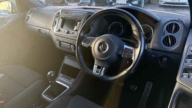 Volkswagen Tiguan 2.0 TDi BlueMotion Tech R-Line 5dr Diesel Estate